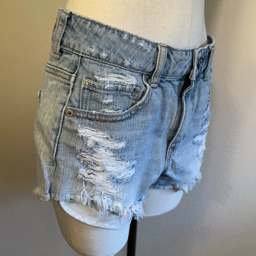 American Eagle Distressed Denim Shorts Size 4 - Picture 8 of 14